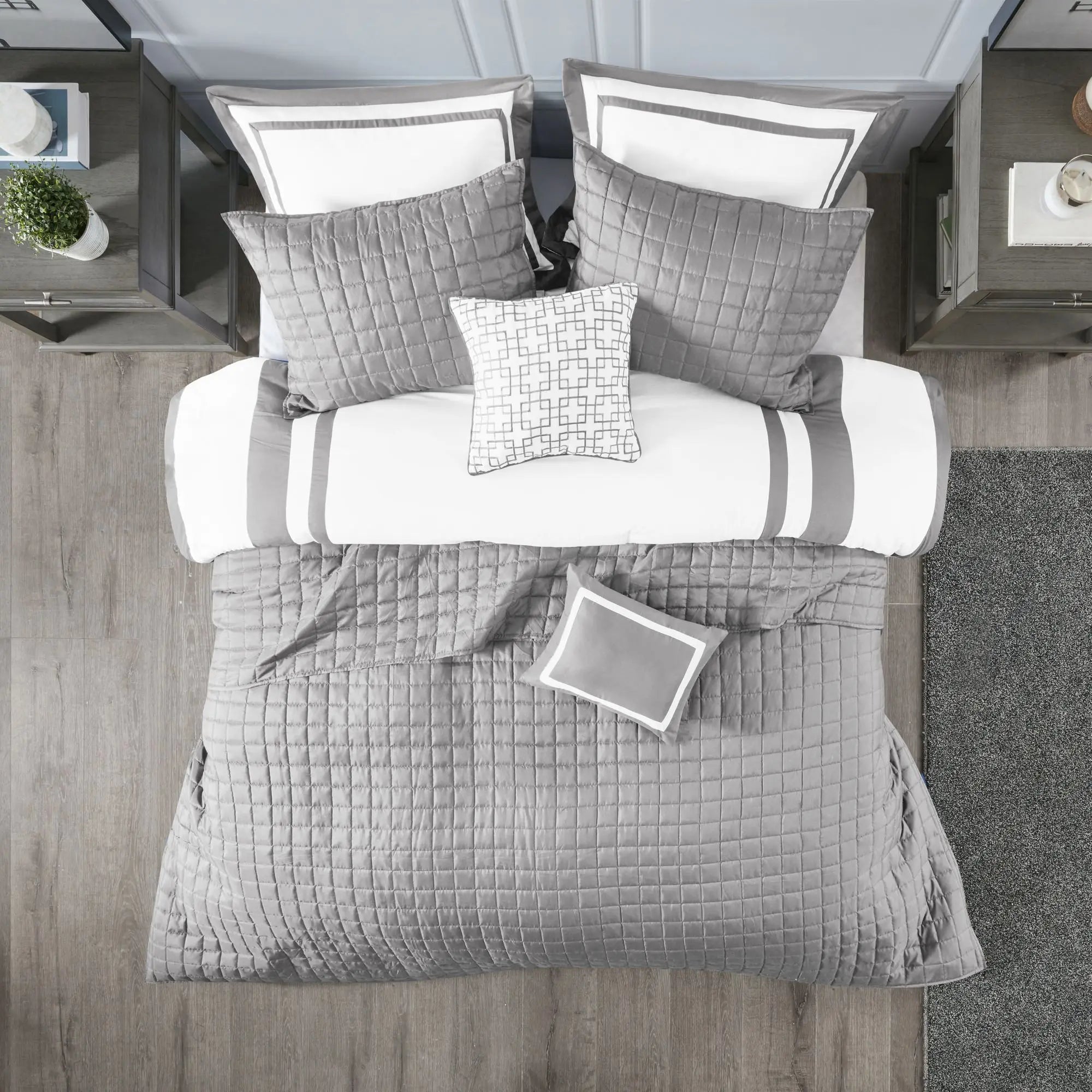DB Super King Size 8-Piece Comforter Quilt Set – Printed Pattern Bedding Collection with Organic Polyester Microfiber Filling for Bedroom & Hotel Use