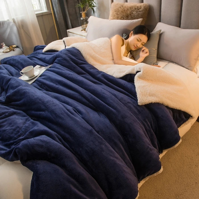 Wool Throw Blanket – Double-Sided Queen Bed Blanket, Warm Winter Bedspread for Camping, Sofa & Bedroom