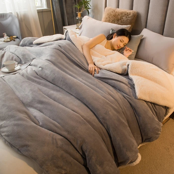 Wool Throw Blanket – Double-Sided Queen Bed Blanket, Warm Winter Bedspread for Camping, Sofa & Bedroom