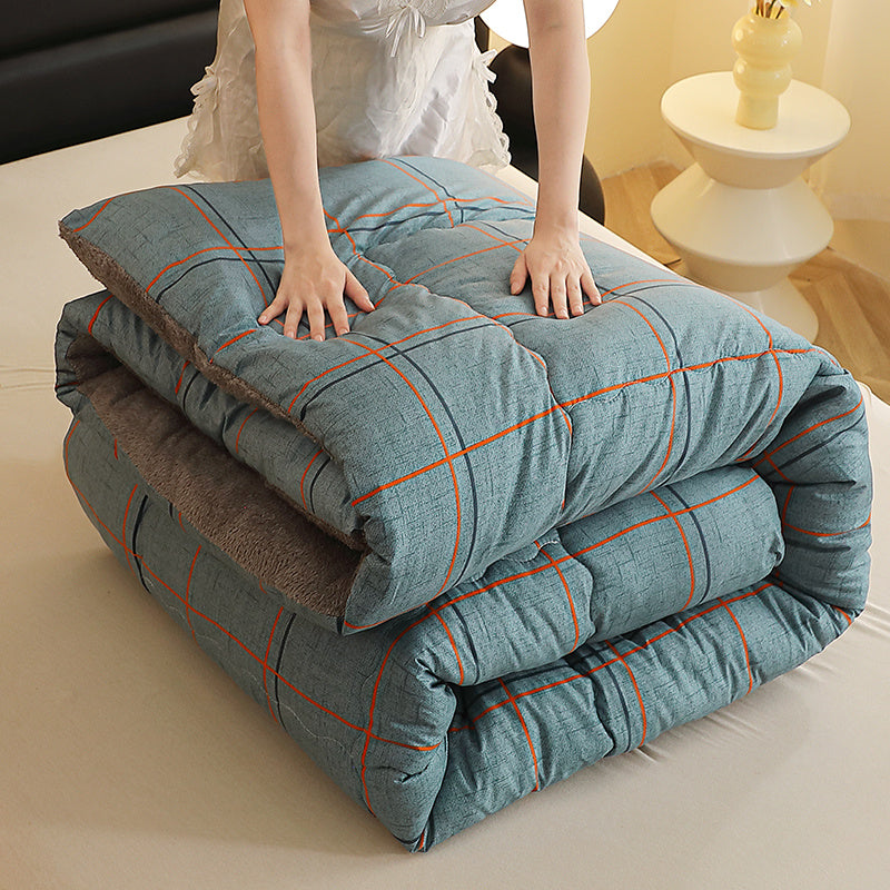 Plush Thick Winter Quilt – Soft Milk Velvet Blue Plaid Comforter, Extra Warm All-Season Bedding for Bedroom & Dorm, Machine Washable, Contemporary Geometric Design